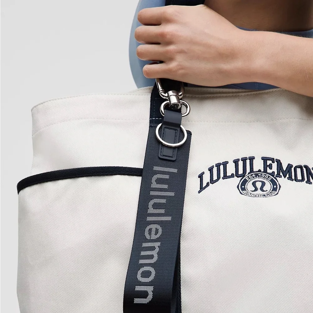 Lululemon Never Lost Keychain- True Navy/White
